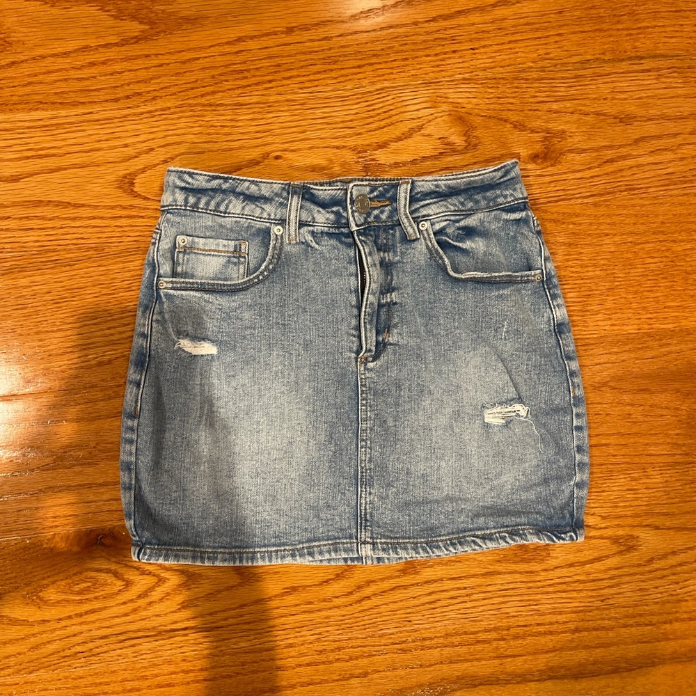 Trendy Jean Skirt!!